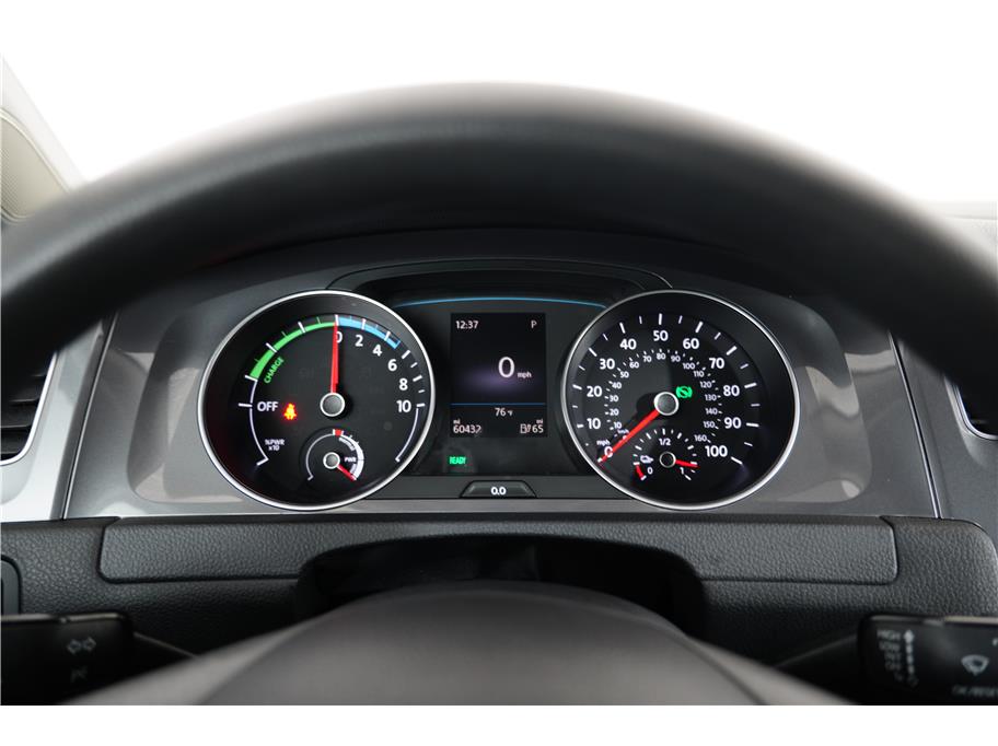 2016 Volkswagen e-Golf SE photo 25