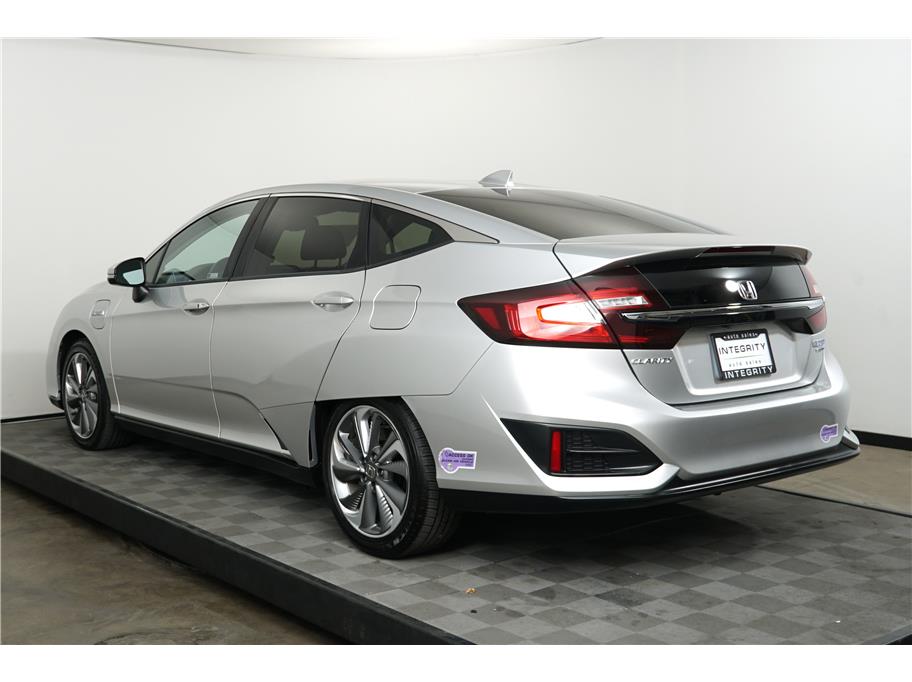 2019 Honda Clarity Plug-In Hybrid Touring photo 3