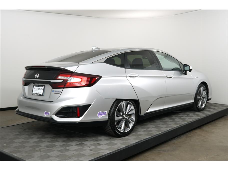 2019 Honda Clarity Plug-In Hybrid Touring photo 5