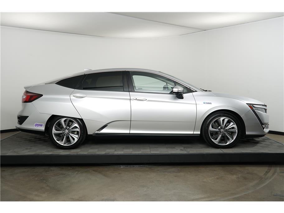 2019 Honda Clarity Plug-In Hybrid Touring photo 6
