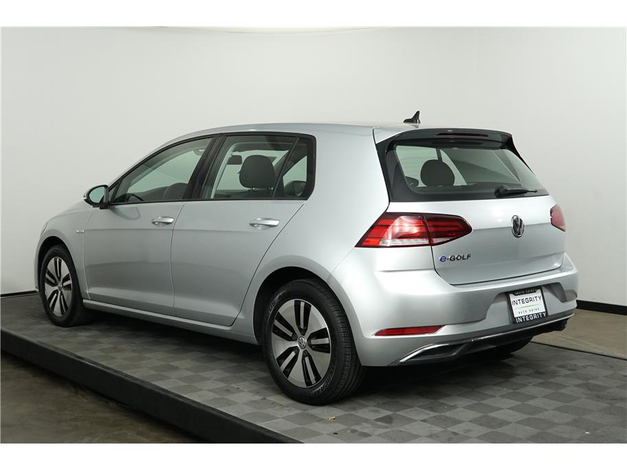 2019 Volkswagen e-Golf SE photo 3
