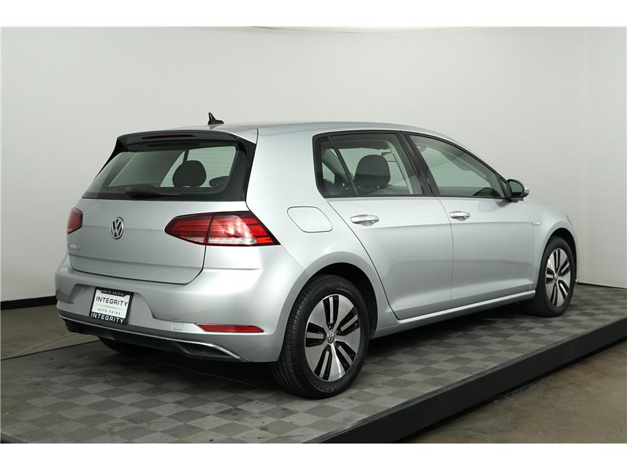 2019 Volkswagen e-Golf SE photo 5