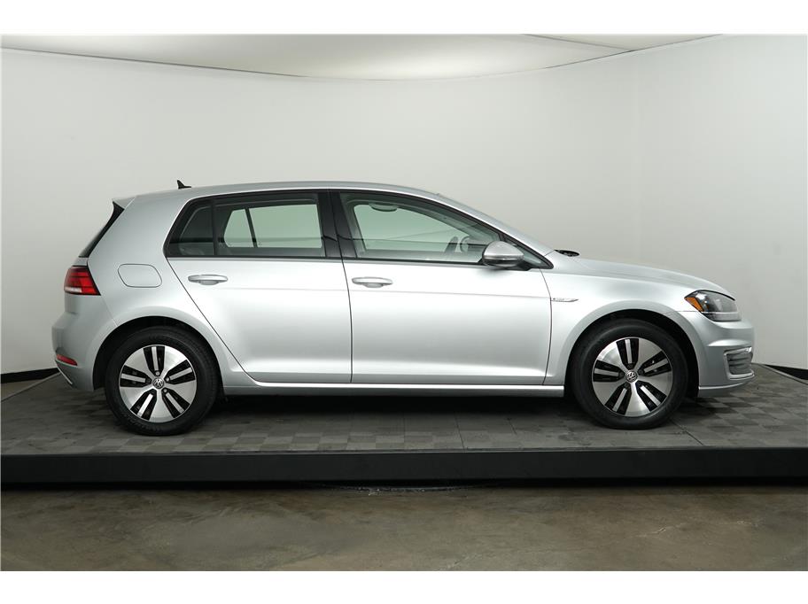 2019 Volkswagen e-Golf SE photo 6