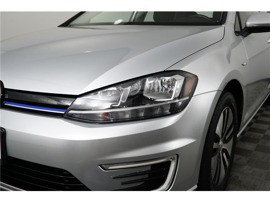 2019 Volkswagen e-Golf SE photo 10