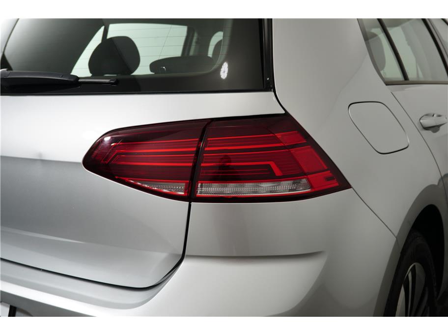 2019 Volkswagen e-Golf SE photo 12