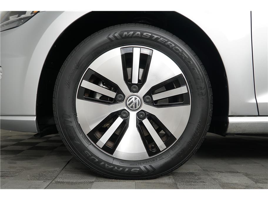 2019 Volkswagen e-Golf SE photo 13