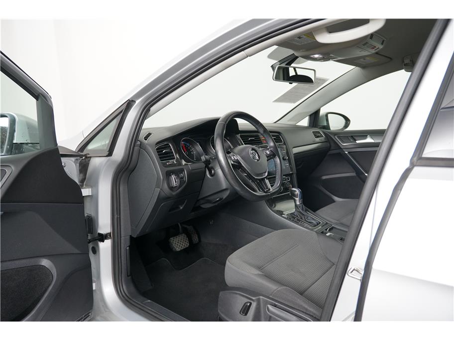 2019 Volkswagen e-Golf SE photo 14