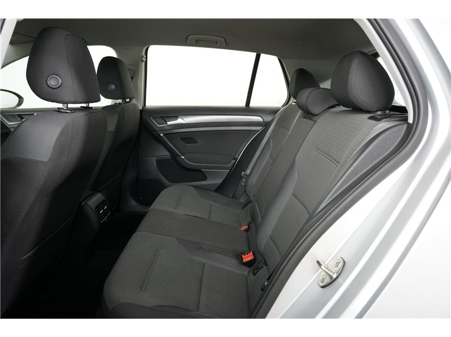 2019 Volkswagen e-Golf SE photo 18