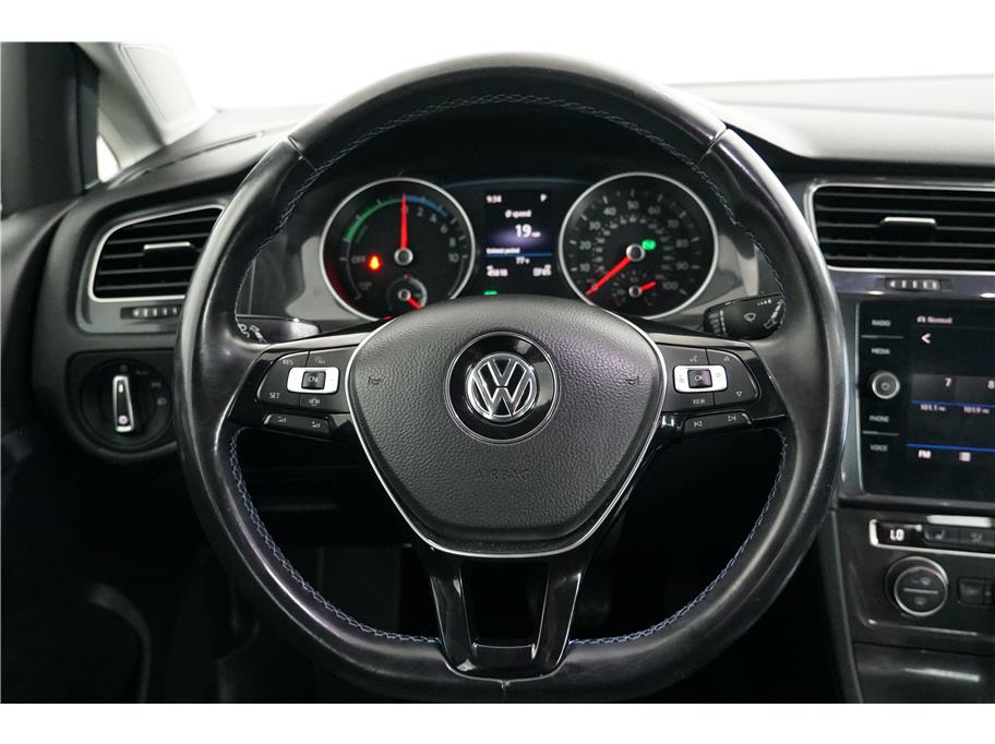 2019 Volkswagen e-Golf SE photo 24