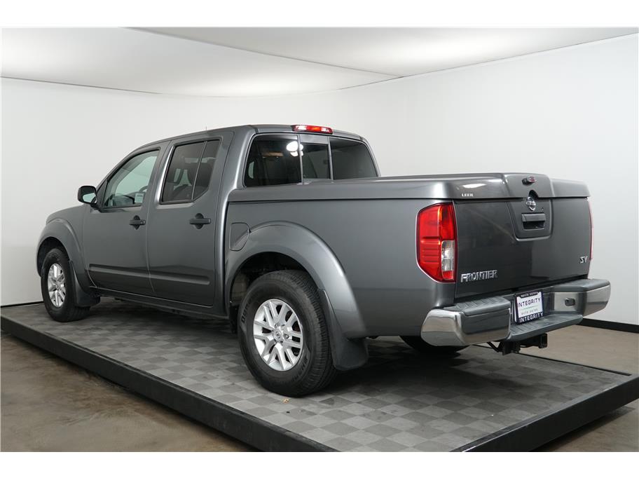 2021 Nissan Frontier SV photo 2