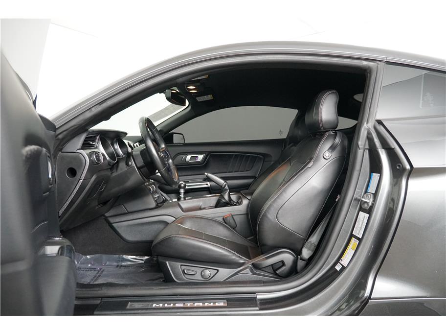 2020 Ford Mustang GT Premium photo 14