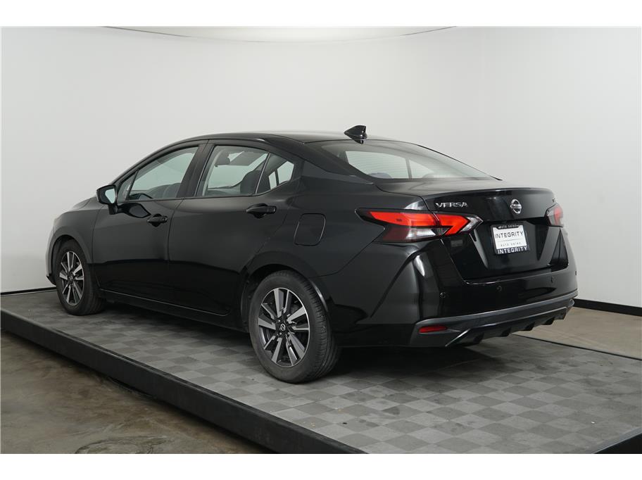 2021 Nissan Versa SV photo 3
