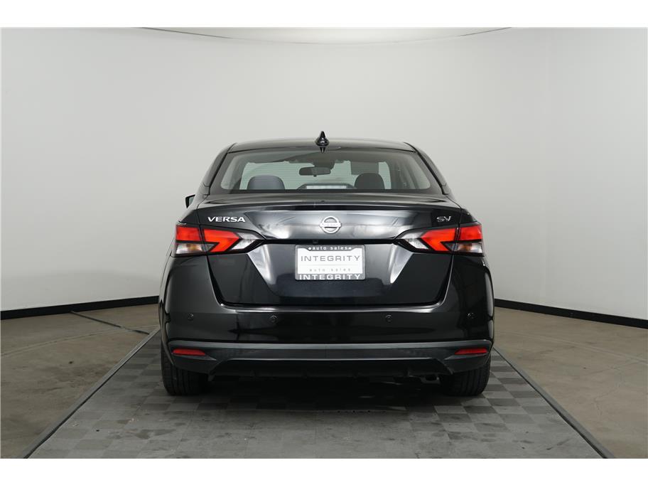 2021 Nissan Versa SV photo 4