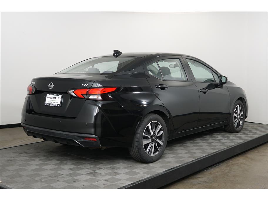 2021 Nissan Versa SV photo 5