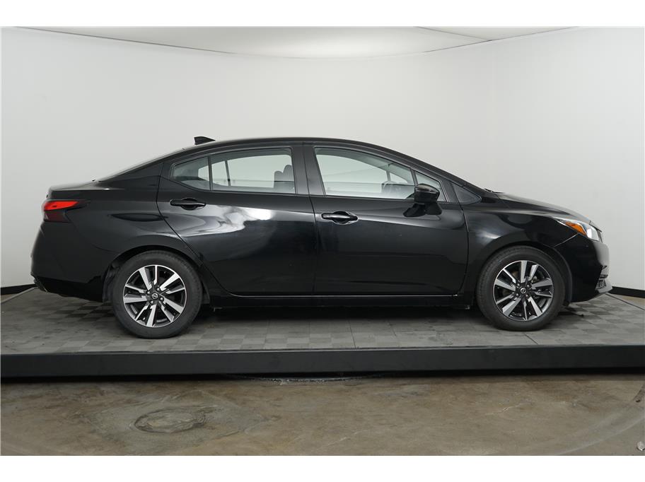 2021 Nissan Versa SV photo 6