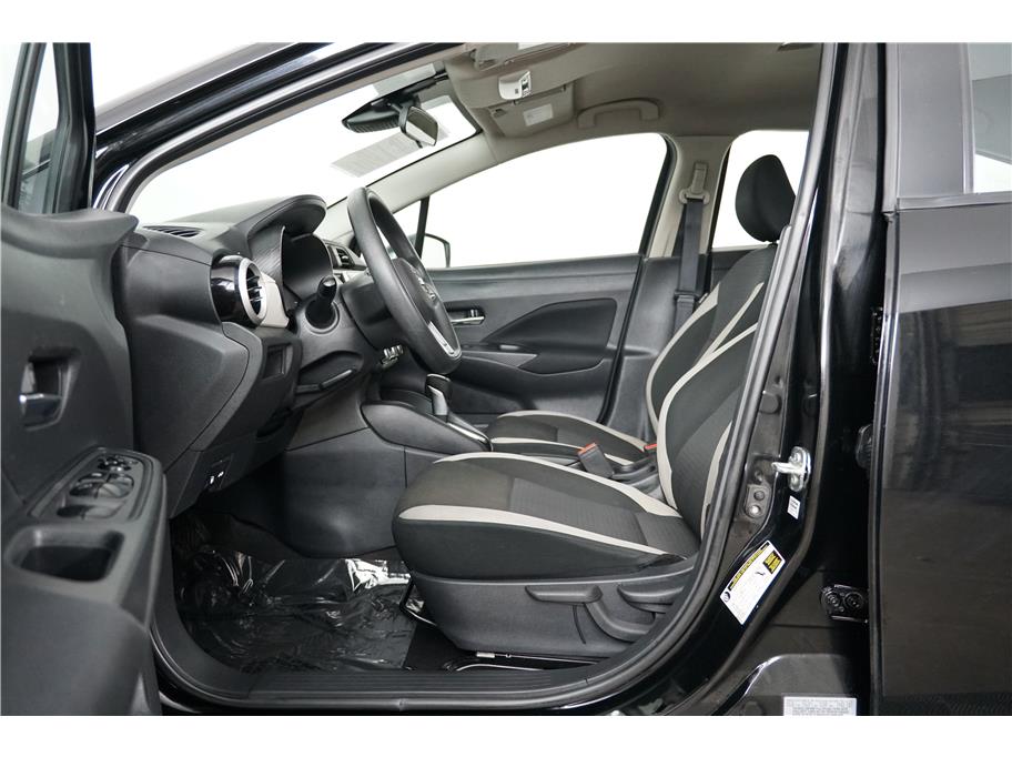 2021 Nissan Versa SV photo 14
