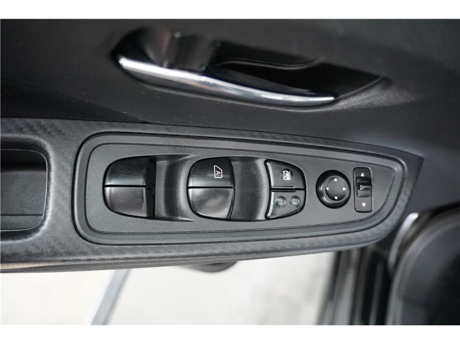 2021 Nissan Versa SV photo 16