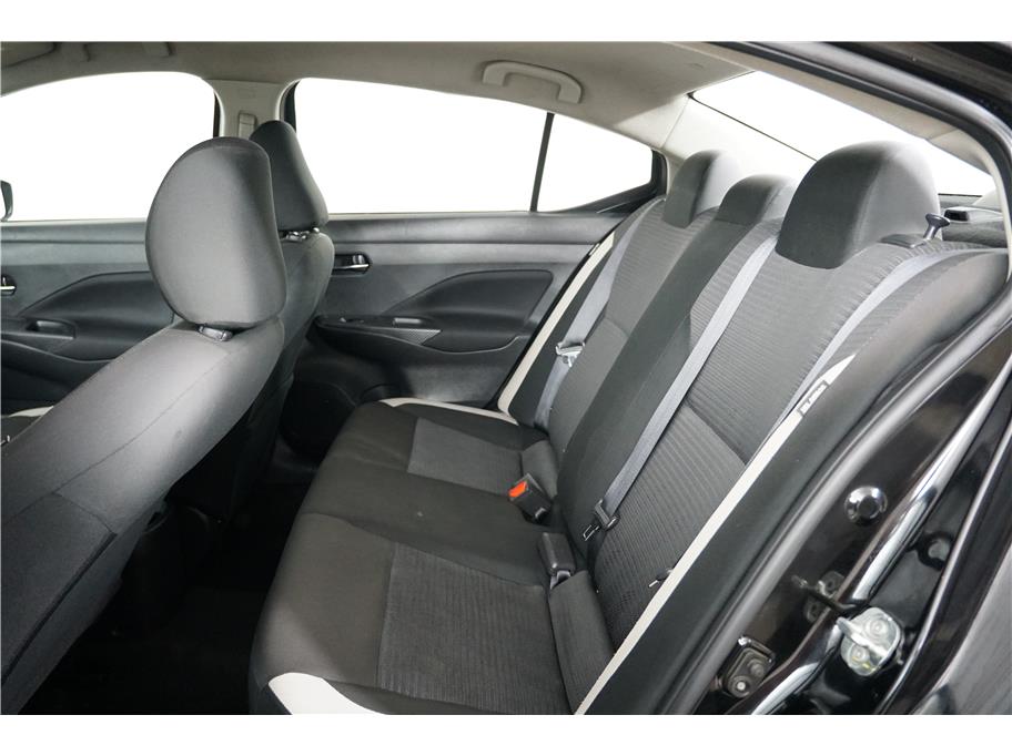 2021 Nissan Versa SV photo 17