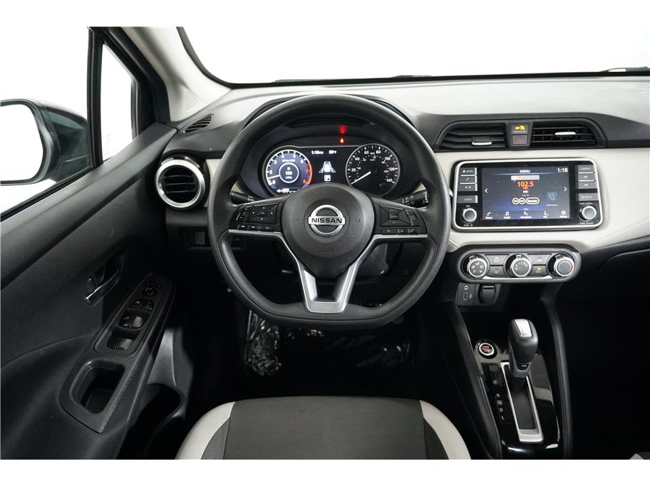 2021 Nissan Versa SV photo 21