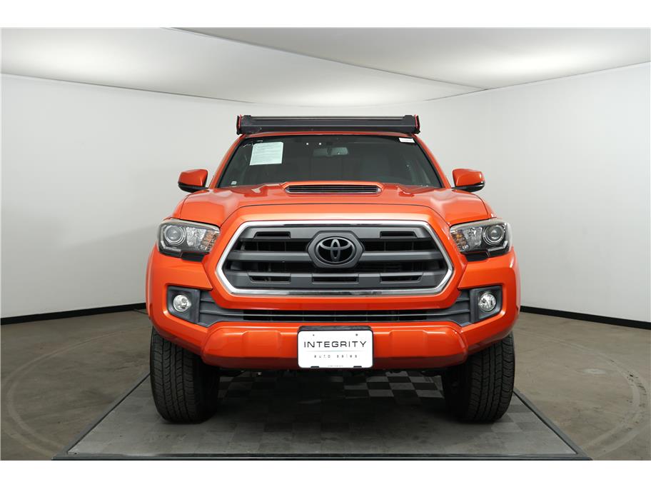 2017 Toyota Tacoma SR5 Sport TRD Pro photo 8