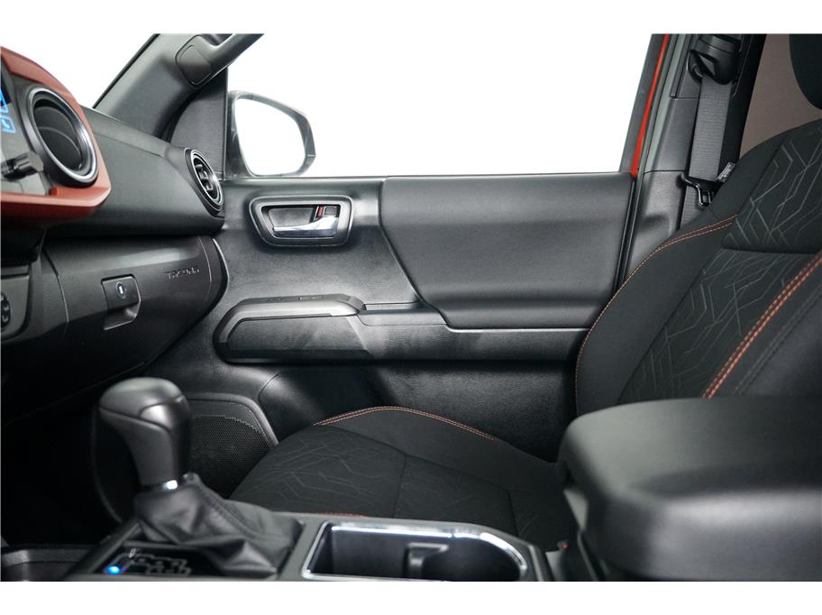 2017 Toyota Tacoma SR5 Sport TRD Pro photo 15