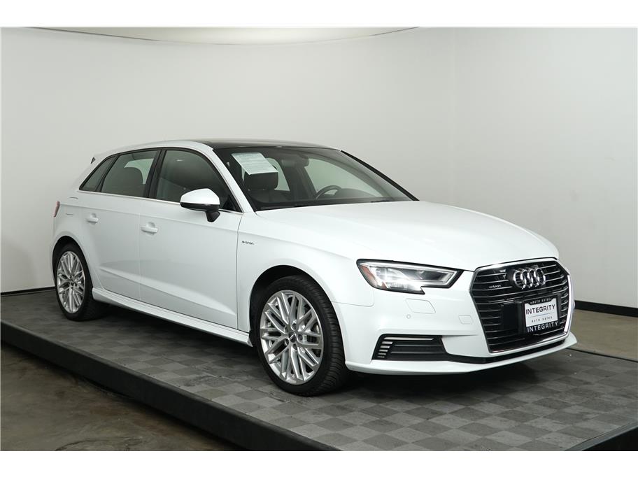 2018 Audi A3 E-tron Premium Plus photo 7