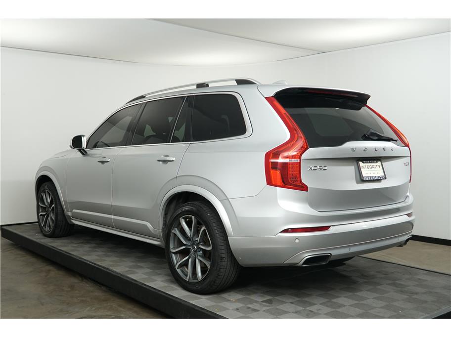 2019 Volvo XC90 T6 Momentum Sport photo 2