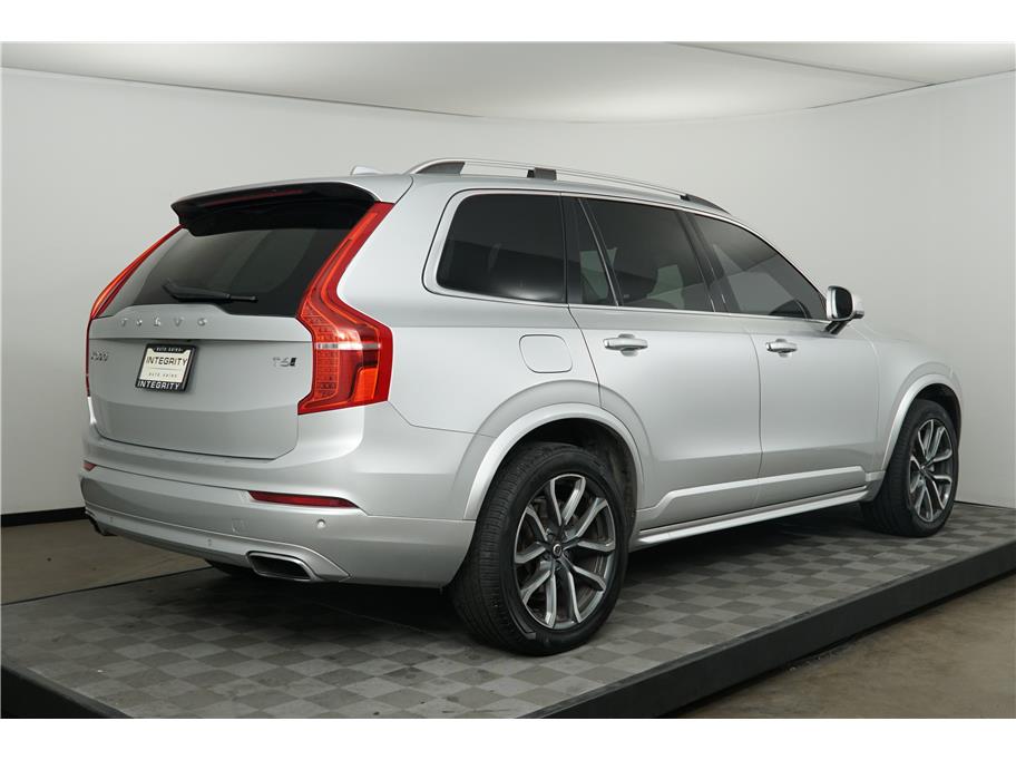 2019 Volvo XC90 T6 Momentum Sport photo 4