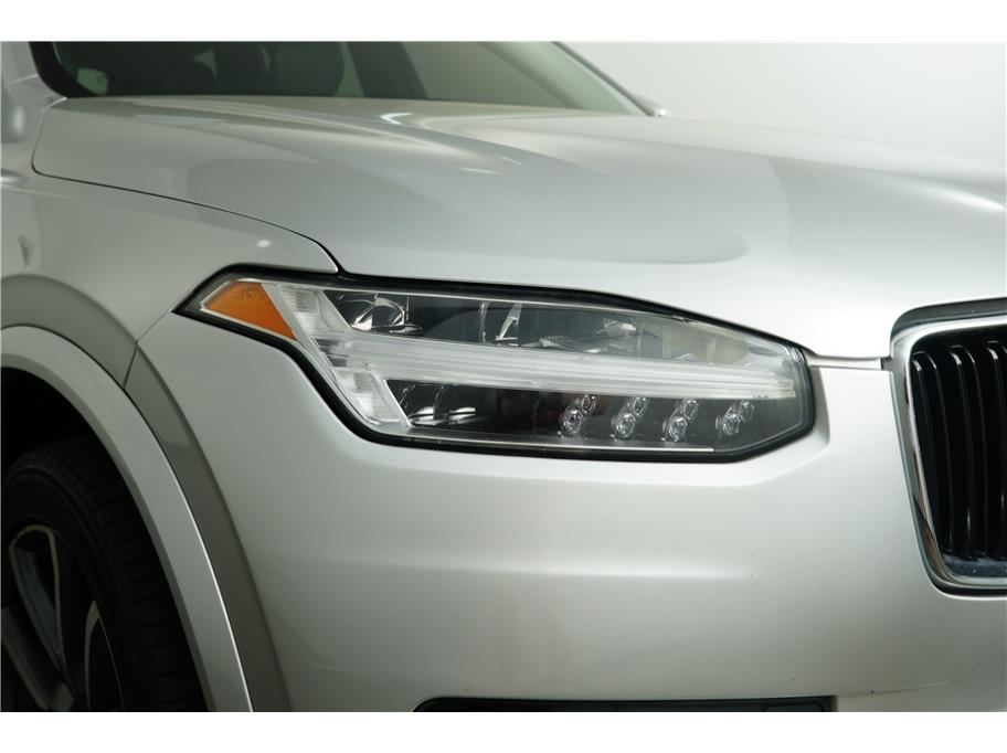 2019 Volvo XC90 T6 Momentum Sport photo 8