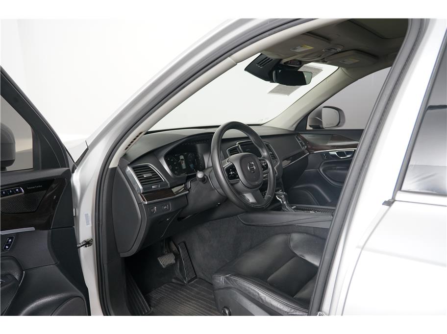 2019 Volvo XC90 T6 Momentum Sport photo 13