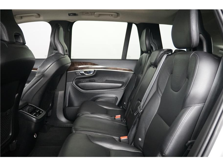 2019 Volvo XC90 T6 Momentum Sport photo 17