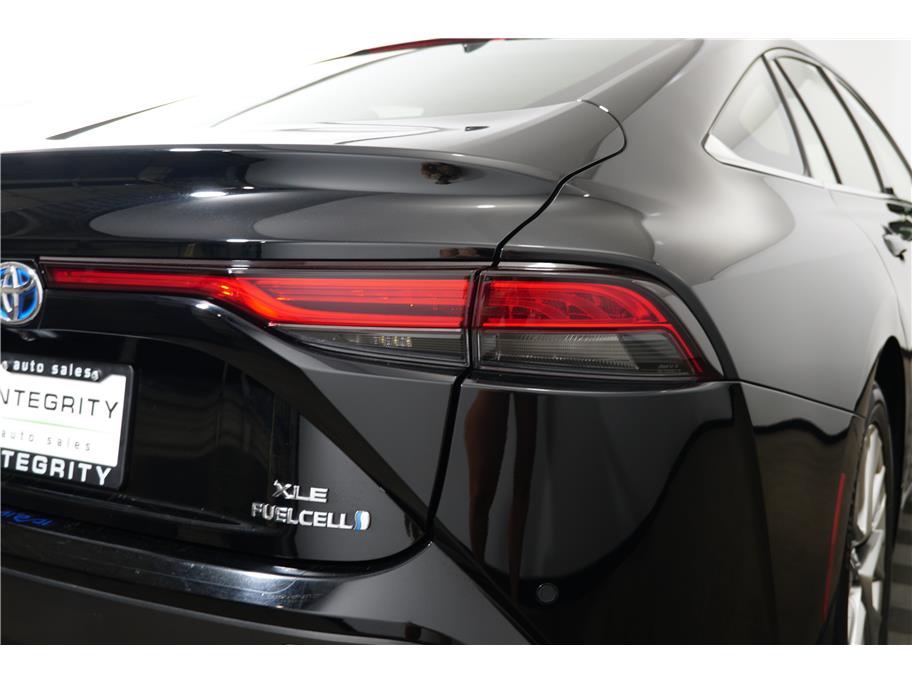 2021 Toyota Mirai XLE photo 12