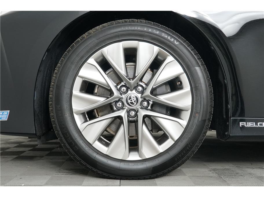 2021 Toyota Mirai XLE photo 13