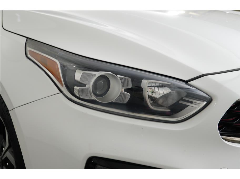 2021 Kia Forte GT-Line photo 9