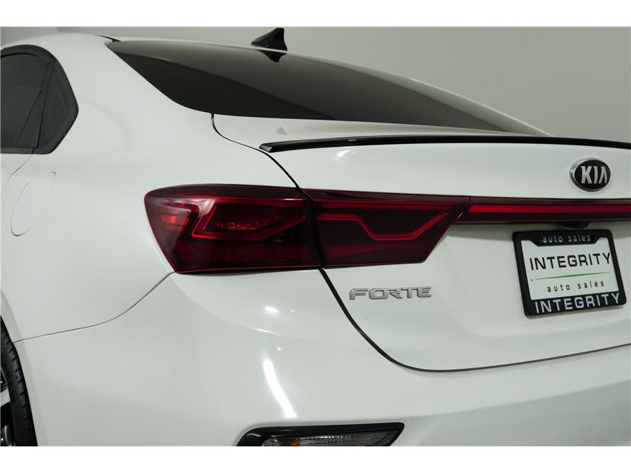 2021 Kia Forte GT-Line photo 11