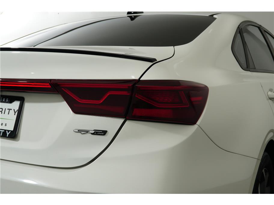 2021 Kia Forte GT-Line photo 12