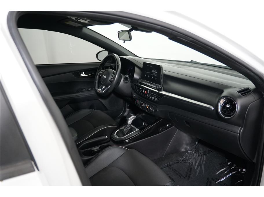 2021 Kia Forte GT-Line photo 19