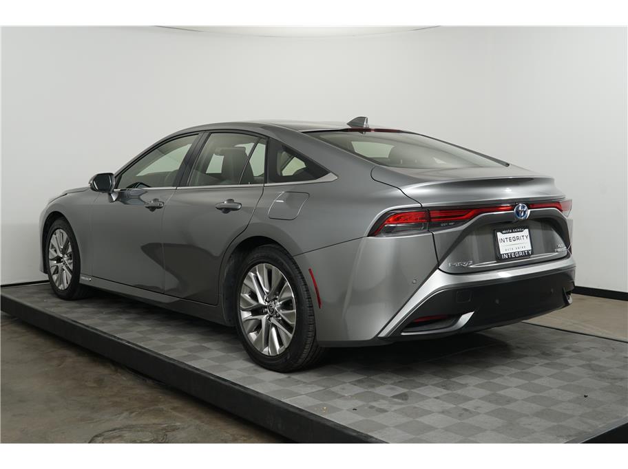 2021 Toyota Mirai XLE photo 3