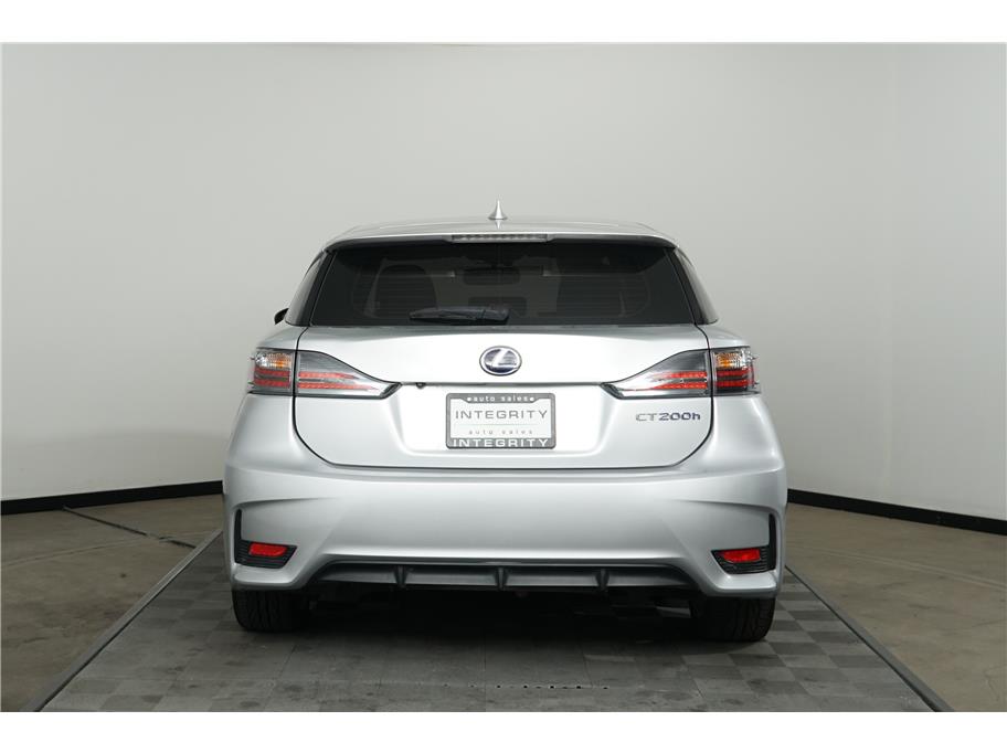 2016 Lexus CT 200h photo 3