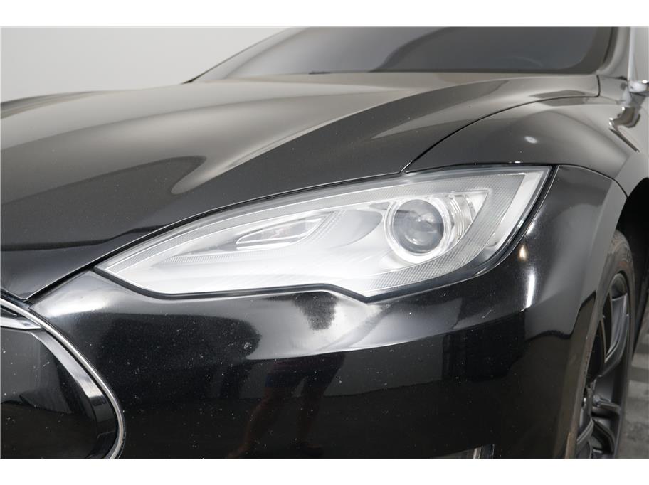 2013 Tesla Model S Performance photo 8