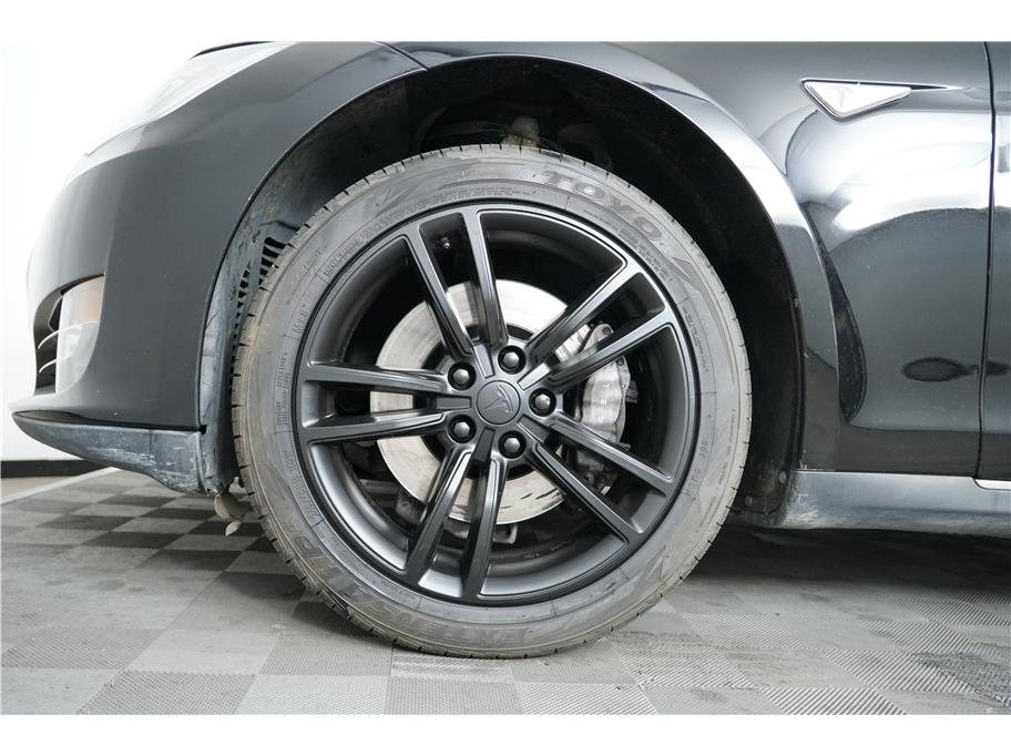 2013 Tesla Model S Performance photo 10