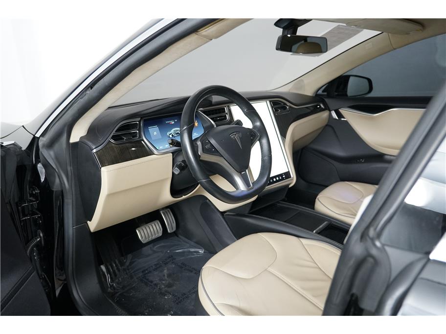 2013 Tesla Model S Performance photo 11