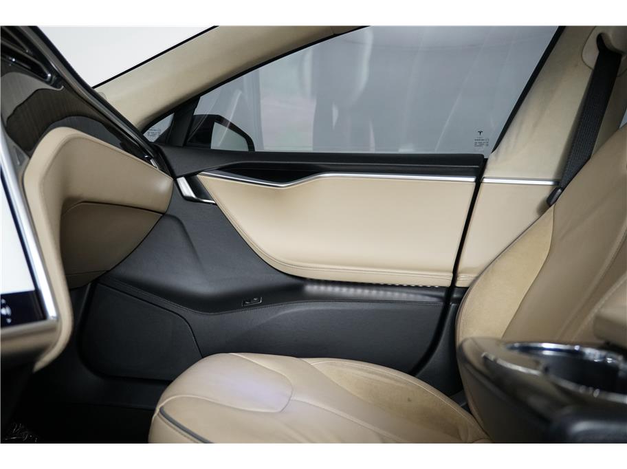 2013 Tesla Model S Performance photo 12