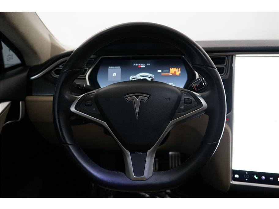 2013 Tesla Model S Performance photo 18