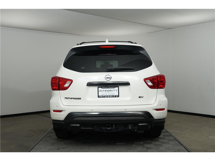 2020 Nissan Pathfinder SV photo 3