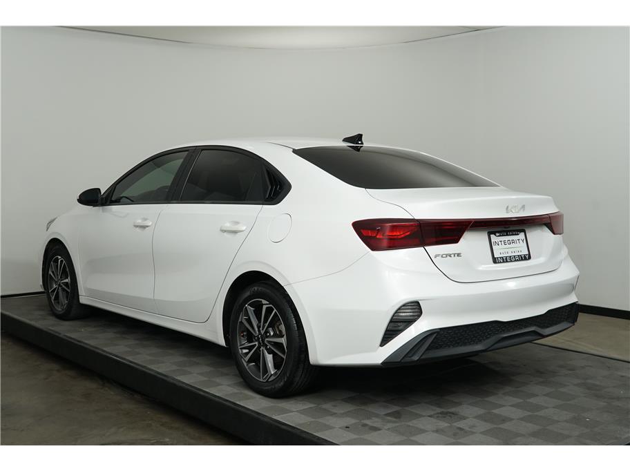 2022 Kia Forte LXS photo 3