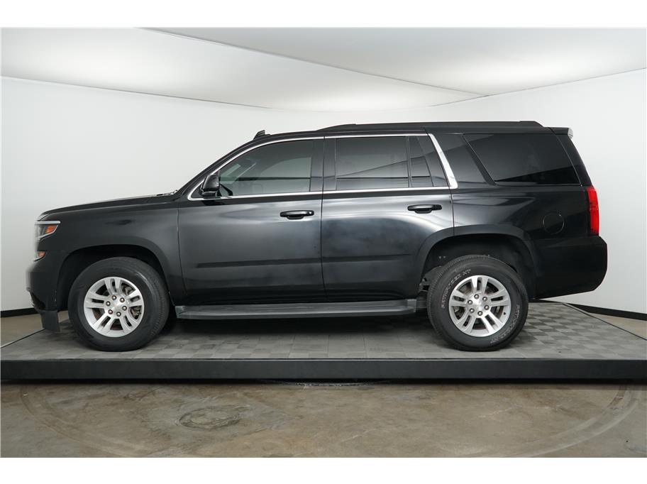 2018 Chevrolet Tahoe LT photo 2