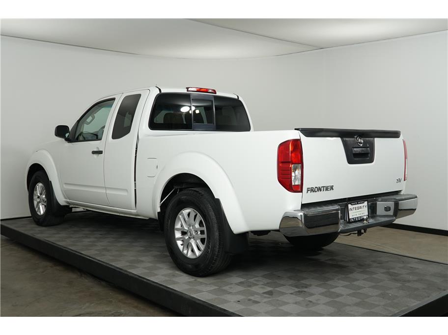 2017 Nissan Frontier SV photo 2