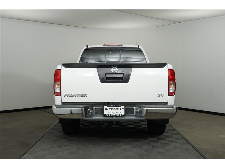 2017 Nissan Frontier SV photo 3