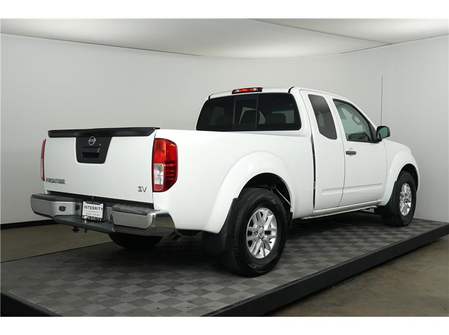 2017 Nissan Frontier SV photo 4